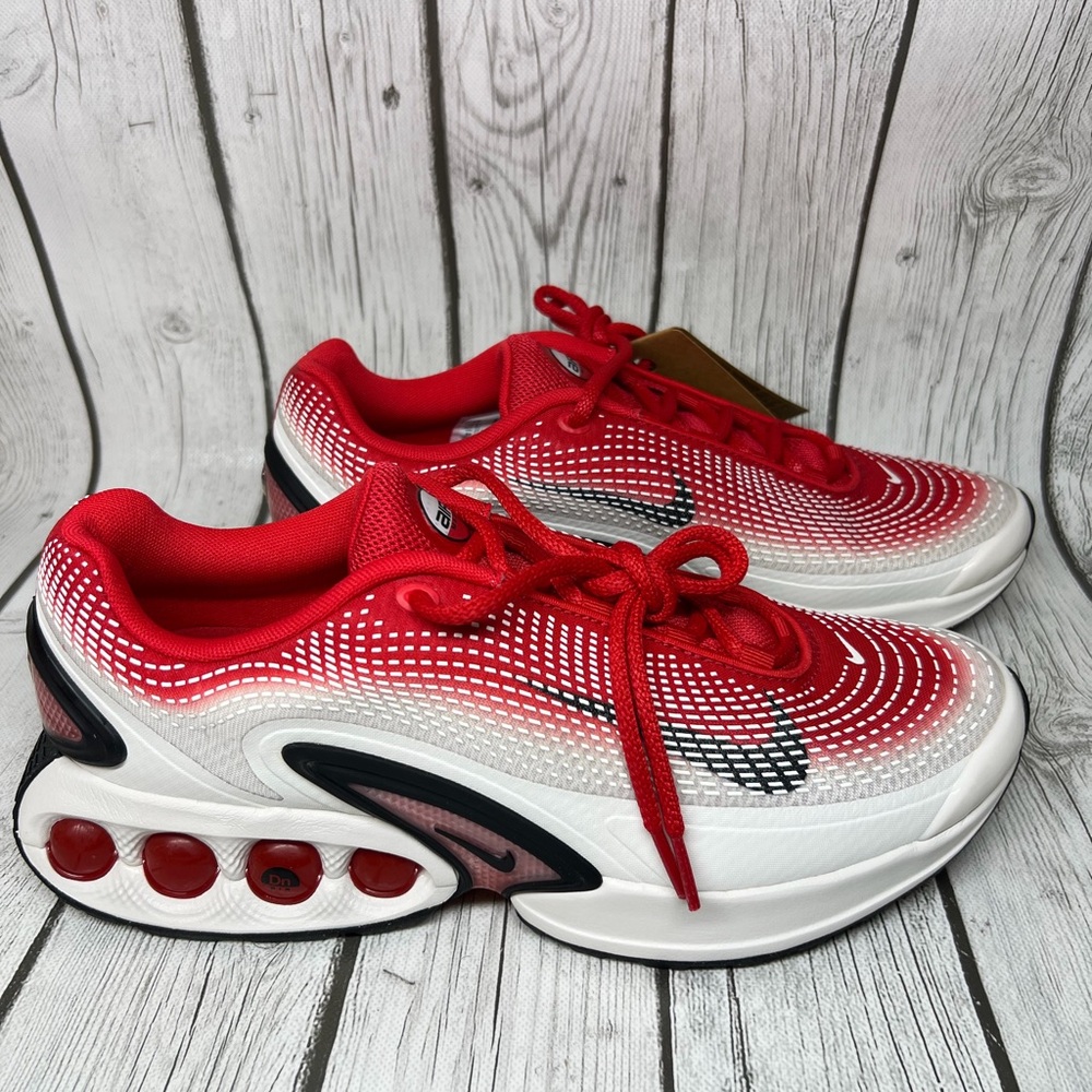 SOLD BRAND NEW Nike Air Max DN SE University Red Size 9.5 HQ4565-600